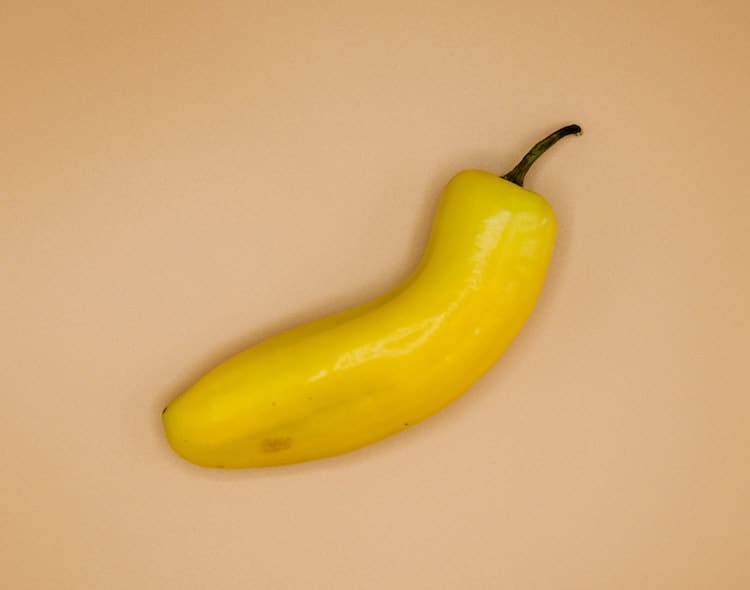 when to pick banana peppers