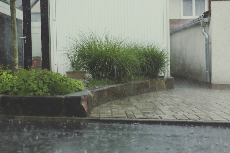 Irregular Flagstone retaining wall