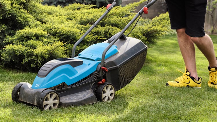 how a zero turn mower work