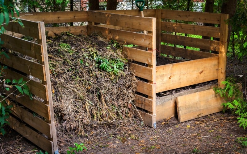 difference between bokashi and vermicomposting