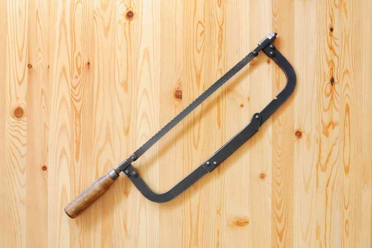 Hacksaw Vs Handsaw Differences & Similarities