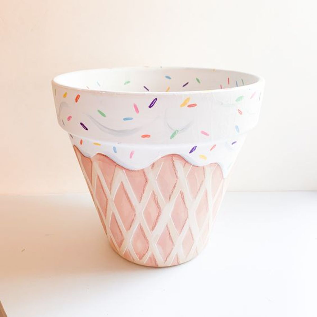 Cream Splash Flower Pot